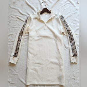 Like New Guess BRITNEY Cream Sweatshirt Dress With Collar And Logo Details